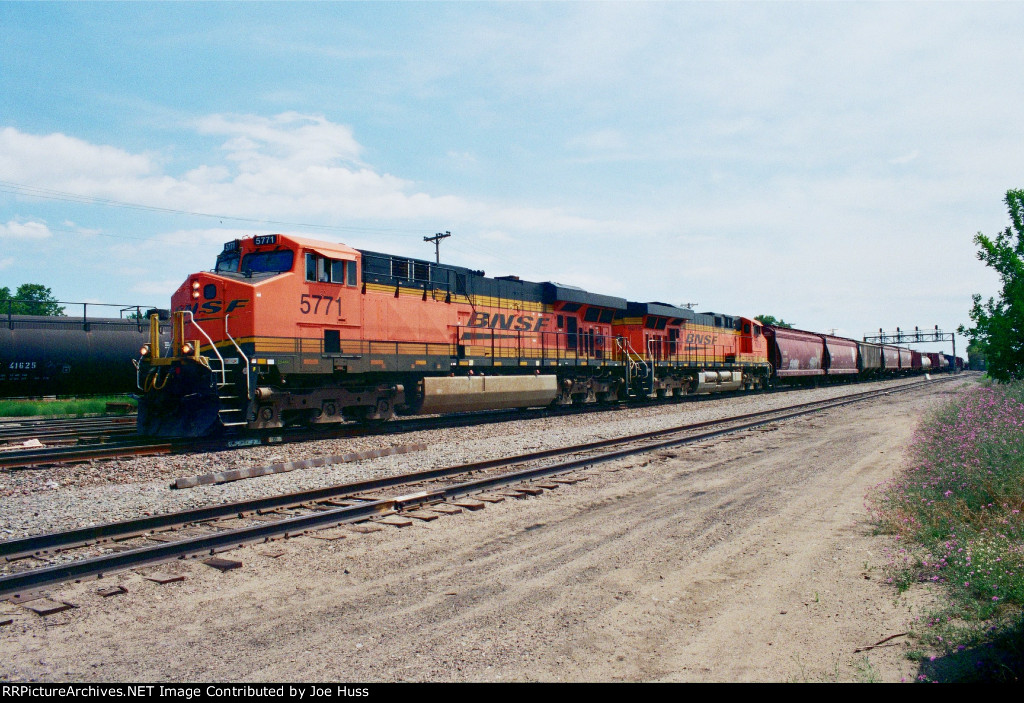 BNSF 5771 East